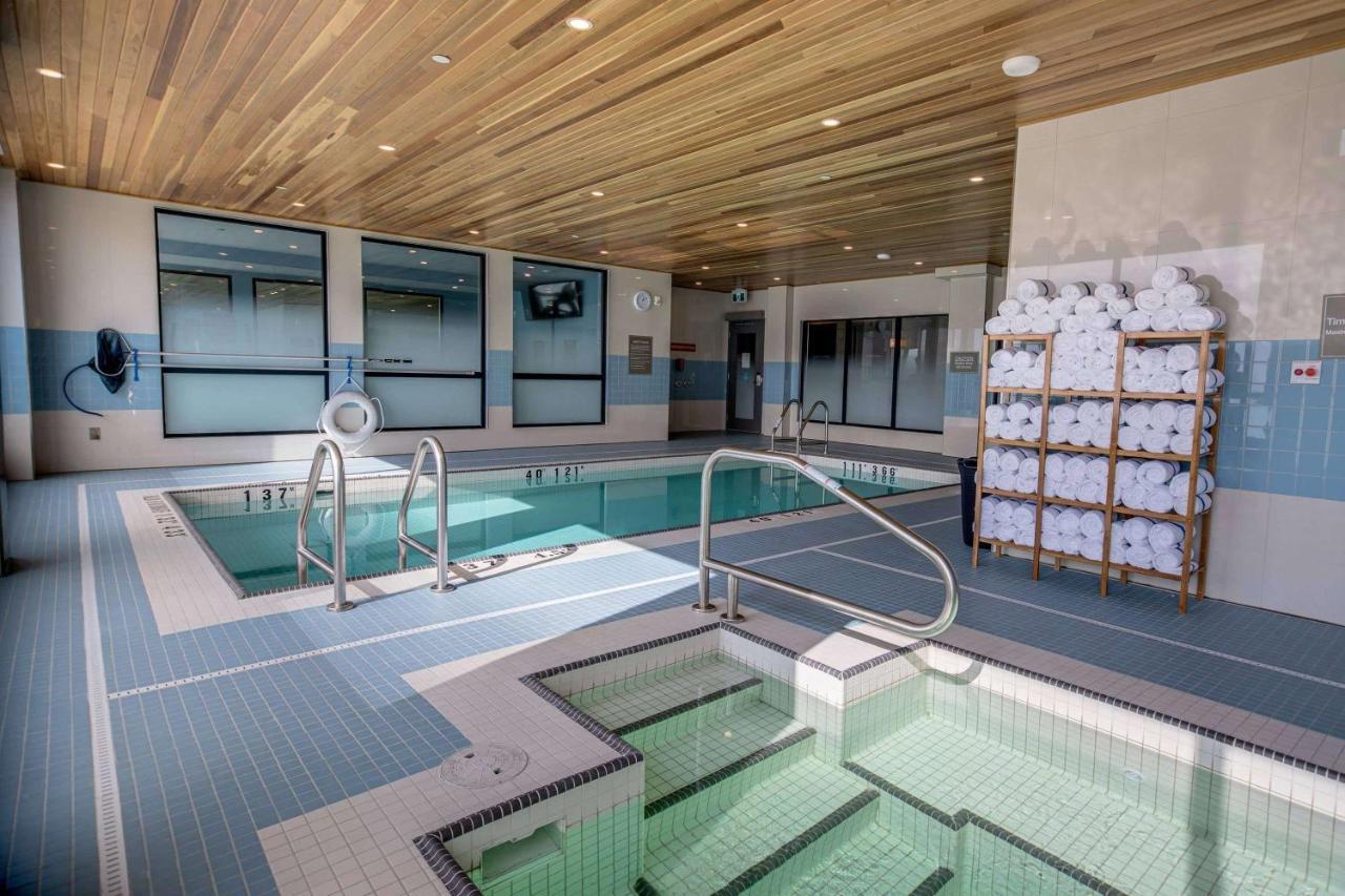 Sandman Signature Saskatoon South Hotel Bagian luar foto