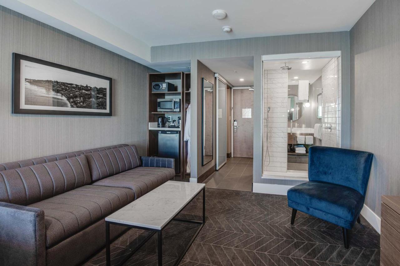 Sandman Signature Saskatoon South Hotel Bagian luar foto
