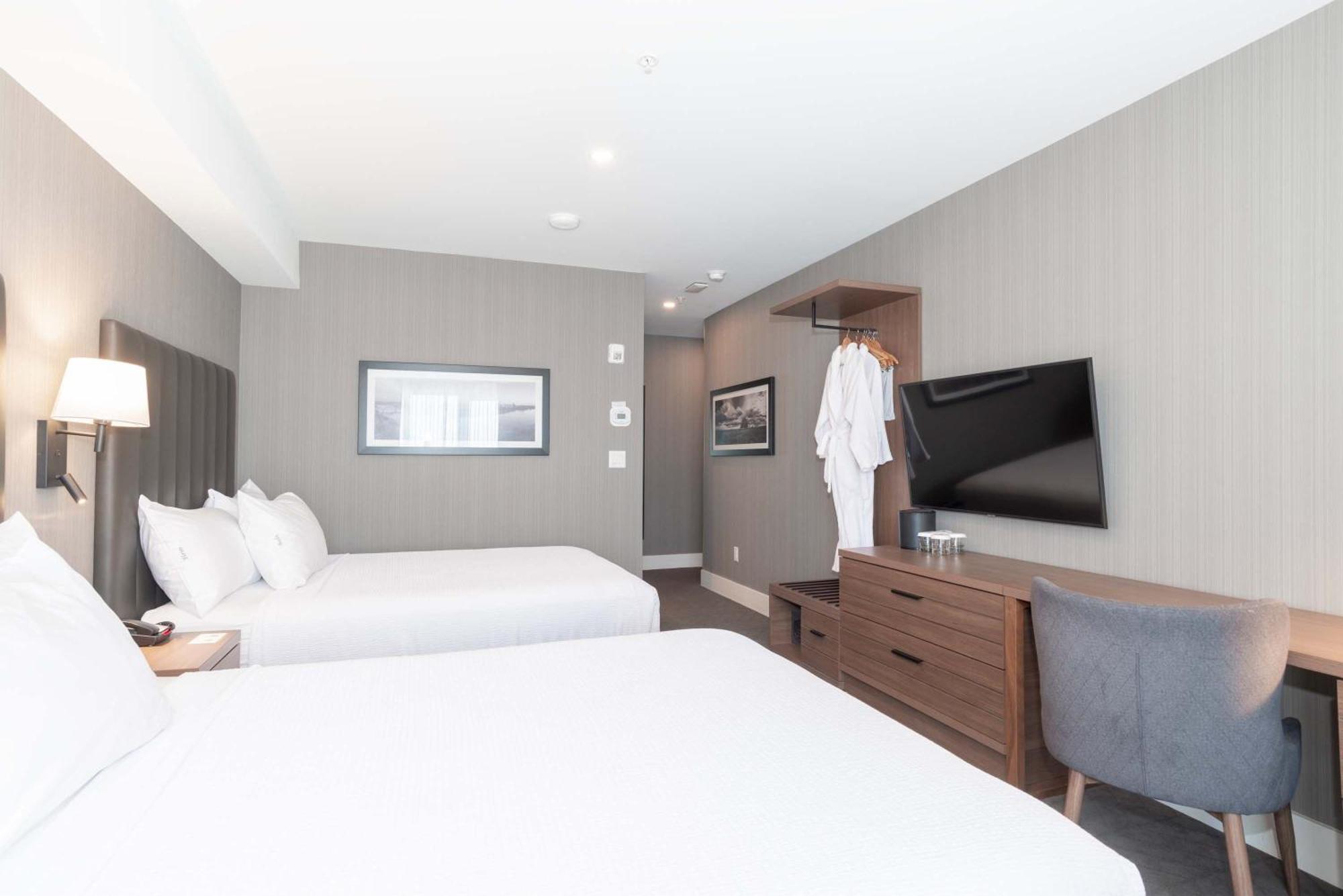 Sandman Signature Saskatoon South Hotel Bagian luar foto